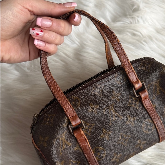 Louis Vuitton Vintage Papillon Handbag - Picture 11 of 14